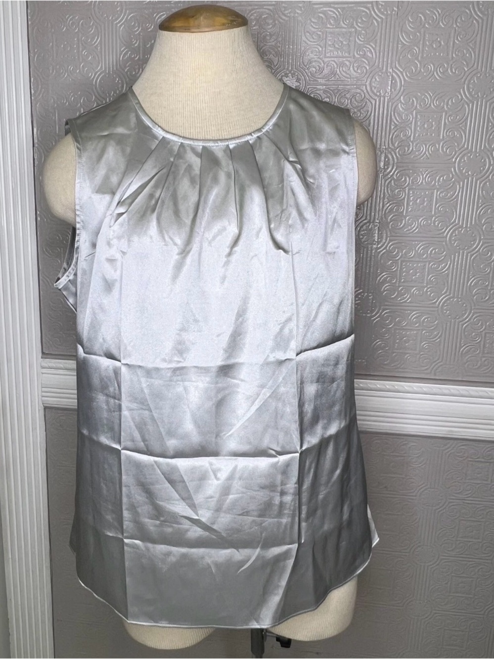 Jones New York Platinum Collection Stretch Silver Blouse Women’s Size 14